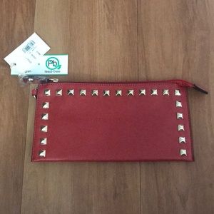 Red clutch